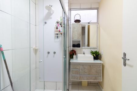 Apartamento à venda com 44m², 2 quartos e 1 vaga Apartamento à venda com 44m², 2 quartos e 1 vagaBanheiro
