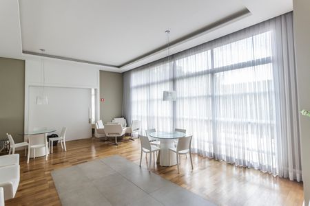 Apartamento para alugar com 52m², 1 quarto e 1 vaga Apartamento para alugar com 52m², 1 quarto e 1 vagaÁrea comum - Salão de festas