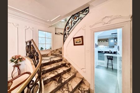 Apartamento à venda com 292m², 4 quartos e 1 vaga Apartamento à venda com 292m², 4 quartos e 1 vagaSala