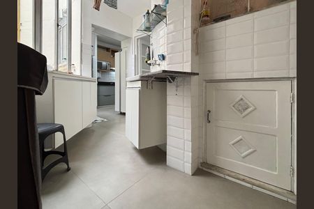 Apartamento à venda com 292m², 4 quartos e 1 vaga Apartamento à venda com 292m², 4 quartos e 1 vagaÁrea de serviço