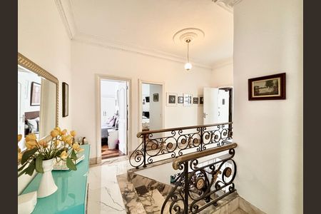 Apartamento à venda com 292m², 4 quartos e 1 vaga Apartamento à venda com 292m², 4 quartos e 1 vagaCorredor