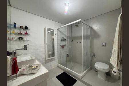 Apartamento à venda com 292m², 4 quartos e 1 vaga Apartamento à venda com 292m², 4 quartos e 1 vagaBanheiro