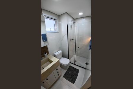 Apartamento à venda com 87m², 2 quartos e 2 vagas Apartamento à venda com 87m², 2 quartos e 2 vagasBanheiro