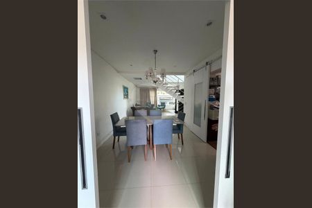 Casa à venda com 222m², 3 quartos e 5 vagas