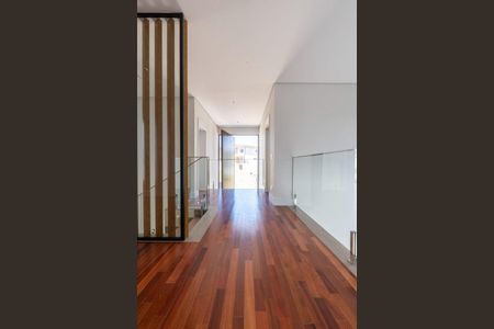 Casa à venda com 427m², 4 quartos e 4 vagas