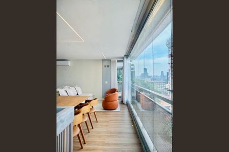 Apartamento à venda com 3 quartos, 197m² em Jardim das Acacias, São Paulo