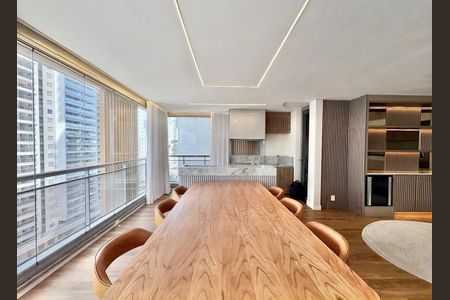 Apartamento à venda com 3 quartos, 197m² em Jardim das Acacias, São Paulo