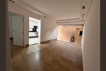 Casa à venda com 136m², 2 quartos e 4 vagas