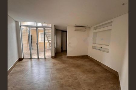 Casa à venda com 136m², 2 quartos e 4 vagas