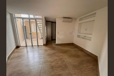Casa à venda com 136m², 2 quartos e 4 vagas
