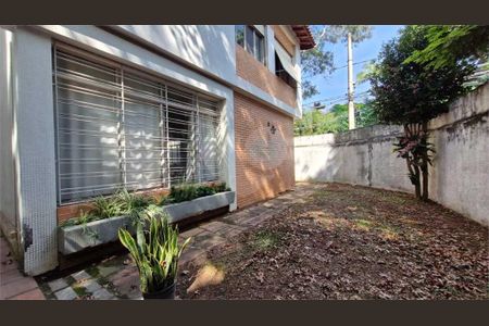 Casa à venda com 317m², 3 quartos e 2 vagas