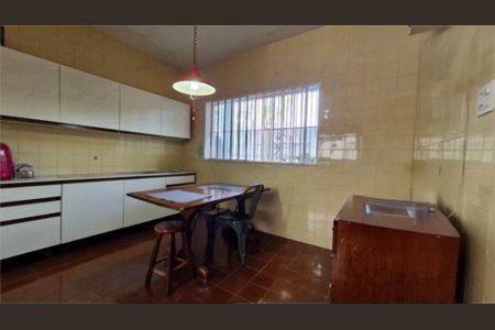 Casa à venda com 3 quartos, 317m² em Campo Belo, São Paulo
