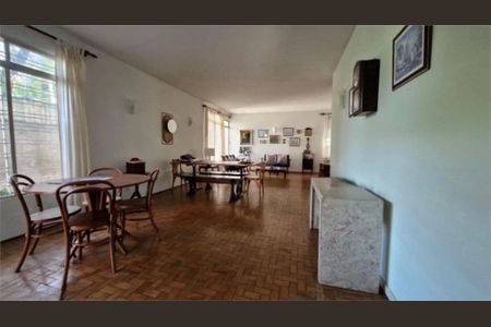 Casa à venda com 317m², 3 quartos e 2 vagas