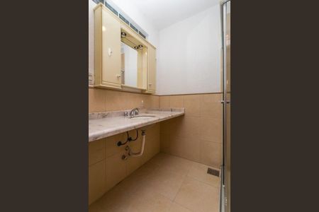 Casa de condomínio para alugar com 233m², 3 quartos e 4 vagas Casa de condomínio para alugar com 233m², 3 quartos e 4 vagasBanheiro social