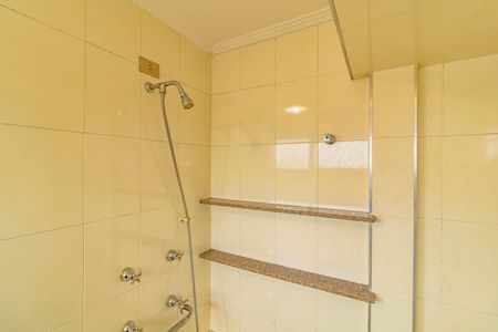 Apartamento à venda com 84m², 2 quartos e 1 vaga Apartamento à venda com 84m², 2 quartos e 1 vagaBanheiro social