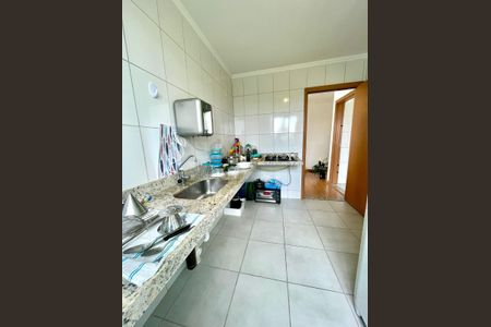 Cozinha de apartamento à venda com 1 quarto, 48m² em Cabral, Contagem