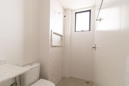 Apartamento à venda com 86m², 2 quartos e 1 vaga Apartamento à venda com 86m², 2 quartos e 1 vagaBanheiro da Suíte