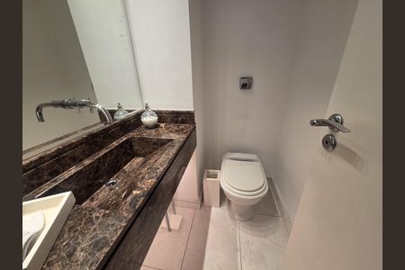 Apartamento à venda com 223m², 3 quartos e 3 vagasBanheiro