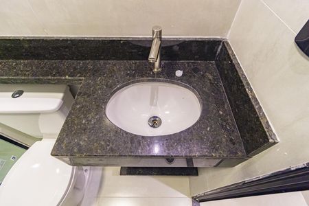 Detalhe - Banheiro de apartamento para alugar com 2 quartos, 44m² em Água Rasa, São Paulo