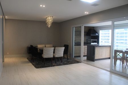 Apartamento para alugar com 162m², 3 quartos e 2 vagasSala