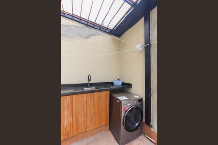 Casa à venda com 70m², 2 quartos e 2 vagas Casa à venda com 70m², 2 quartos e 2 vagasÁrea de Serviço - Churrasqueira