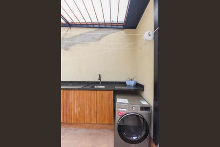 Casa à venda com 70m², 2 quartos e 2 vagas Casa à venda com 70m², 2 quartos e 2 vagasÁrea de Serviço - Churrasqueira