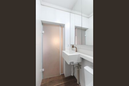 Casa à venda com 70m², 2 quartos e 2 vagas Casa à venda com 70m², 2 quartos e 2 vagasBanheiro