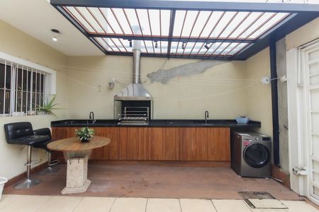 Casa à venda com 70m², 2 quartos e 2 vagas Casa à venda com 70m², 2 quartos e 2 vagasÁrea de Serviço - Churrasqueira