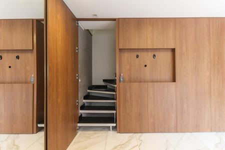 Casa à venda com 70m², 2 quartos e 2 vagas Casa à venda com 70m², 2 quartos e 2 vagasSala