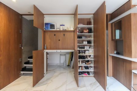 Casa à venda com 70m², 2 quartos e 2 vagas Casa à venda com 70m², 2 quartos e 2 vagasSala