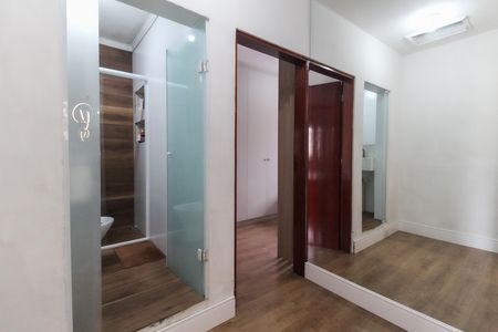 Casa à venda com 70m², 2 quartos e 2 vagas Casa à venda com 70m², 2 quartos e 2 vagasCorredor