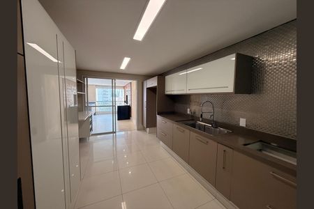 Apartamento à venda com 210m², 4 quartos e 3 vagas Apartamento à venda com 210m², 4 quartos e 3 vagasFoto 30