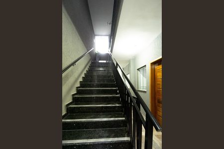 Apartamento à venda com 39m², 2 quartos e sem vaga Apartamento à venda com 39m², 2 quartos e sem vagaEscada