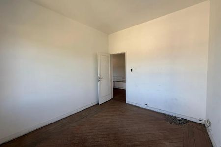 Casa para alugar com 459m², 4 quartos e 4 vagas Casa para alugar com 459m², 4 quartos e 4 vagasQuarto