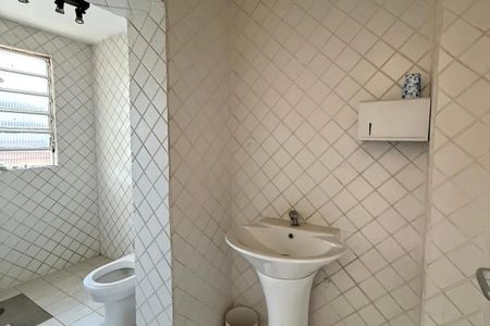 Casa para alugar com 459m², 4 quartos e 4 vagas Casa para alugar com 459m², 4 quartos e 4 vagasBanheiro