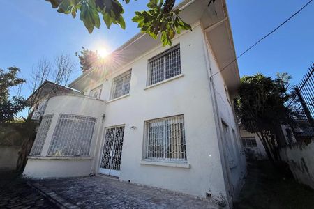 Casa para alugar com 459m², 4 quartos e 4 vagas Casa para alugar com 459m², 4 quartos e 4 vagasÁrea externa