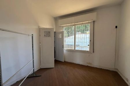 Casa para alugar com 459m², 4 quartos e 4 vagas Casa para alugar com 459m², 4 quartos e 4 vagasQuarto