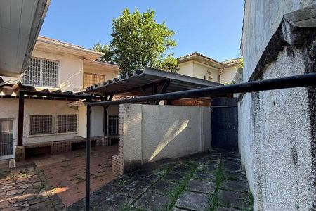 Casa para alugar com 459m², 4 quartos e 4 vagas Casa para alugar com 459m², 4 quartos e 4 vagasÁrea externa
