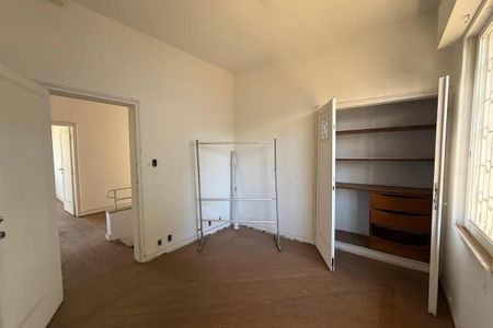 Casa para alugar com 459m², 4 quartos e 4 vagas Casa para alugar com 459m², 4 quartos e 4 vagasQuarto