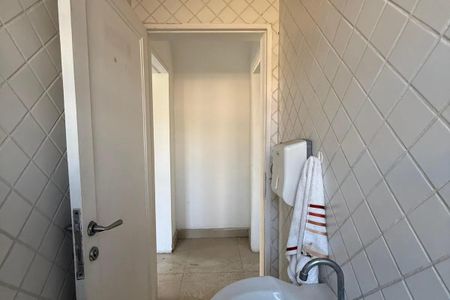 Casa para alugar com 459m², 4 quartos e 4 vagas Casa para alugar com 459m², 4 quartos e 4 vagasBanheiro