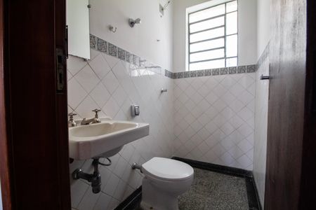Apartamento para alugar com 150m², 3 quartos e 3 vagas Apartamento para alugar com 150m², 3 quartos e 3 vagasBanheiro Social