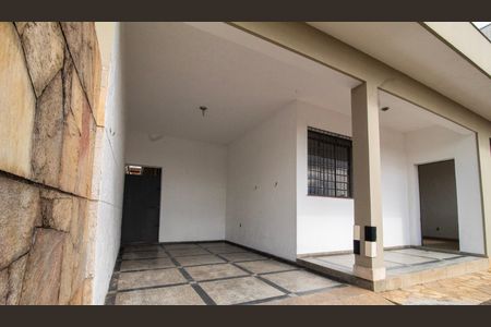 Apartamento para alugar com 150m², 3 quartos e 3 vagas Apartamento para alugar com 150m², 3 quartos e 3 vagasFachada da Casa