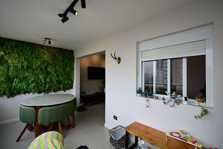 Apartamento à venda com 75m², 2 quartos e 2 vagasVaranda