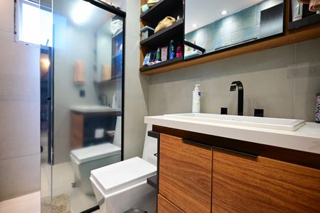 Apartamento à venda com 75m², 2 quartos e 2 vagasBanheiro Suíte