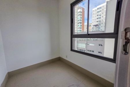 Apartamento à venda com 153m², 4 quartos e 3 vagas Apartamento à venda com 153m², 4 quartos e 3 vagasQuarto de Serviço