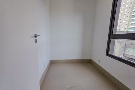 Apartamento à venda com 153m², 4 quartos e 3 vagas Apartamento à venda com 153m², 4 quartos e 3 vagasQuarto de Serviço
