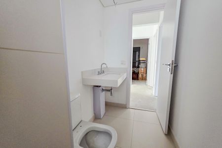 Apartamento à venda com 153m², 4 quartos e 3 vagas Apartamento à venda com 153m², 4 quartos e 3 vagasBanheiro da Suíte 2