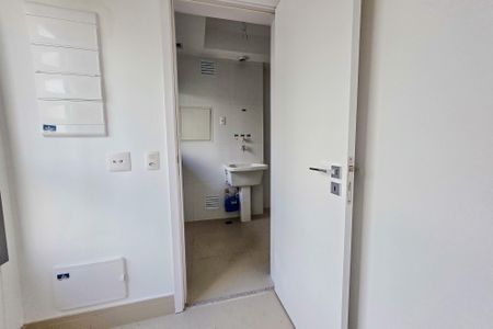 Apartamento à venda com 153m², 4 quartos e 3 vagas Apartamento à venda com 153m², 4 quartos e 3 vagasQuarto de Serviço