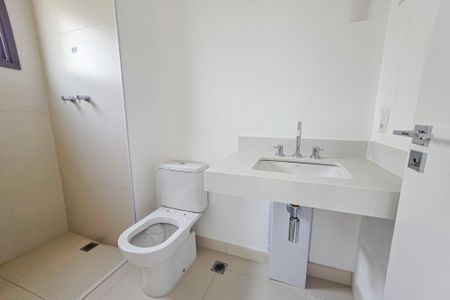 Apartamento à venda com 153m², 4 quartos e 3 vagas Apartamento à venda com 153m², 4 quartos e 3 vagasBanheiro da Suíte 2