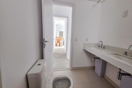 Apartamento à venda com 153m², 4 quartos e 3 vagas Apartamento à venda com 153m², 4 quartos e 3 vagasBanheiro da Suíte 1